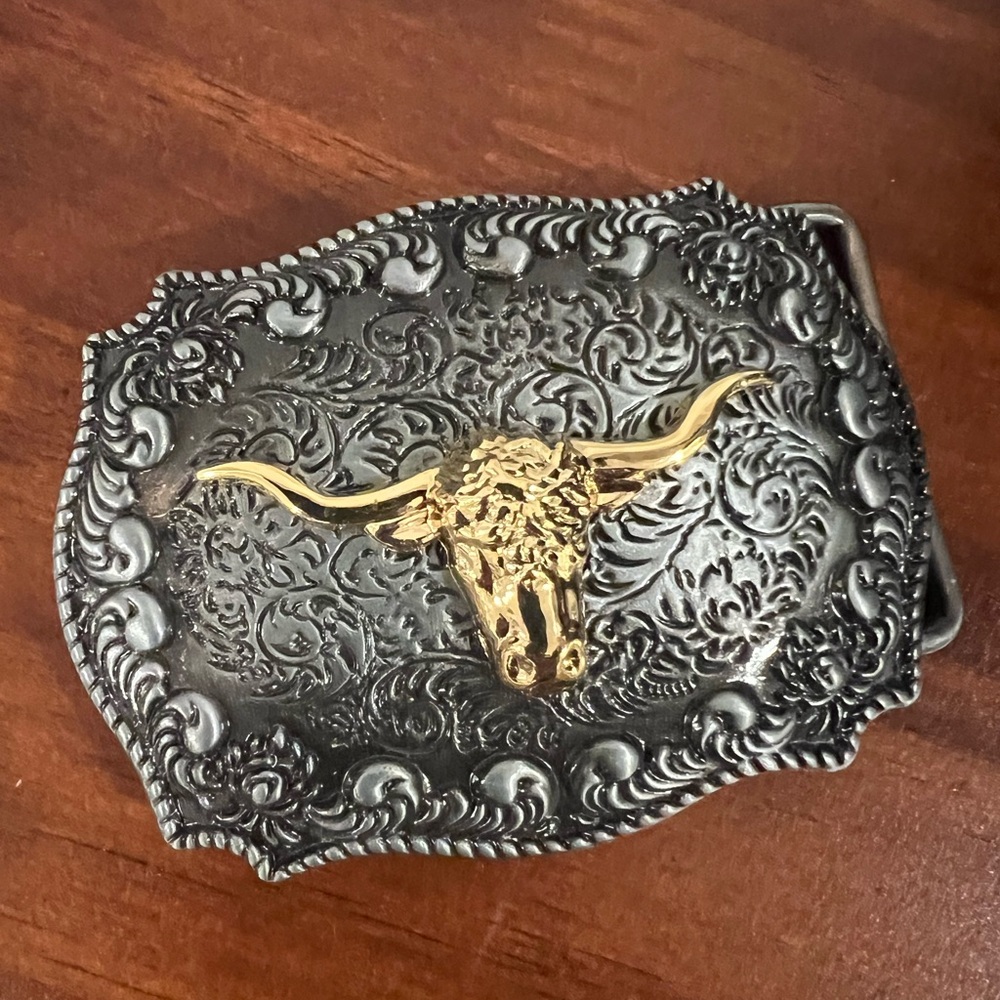 Western Bullhead Silver and Gold Belt Buckle